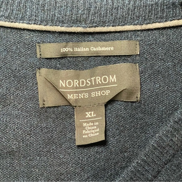 Nordstrom Men’s 100% Italian Cashmere Navy Blue Sweater XL Extra Large V-Neck - Picture 4 of 8